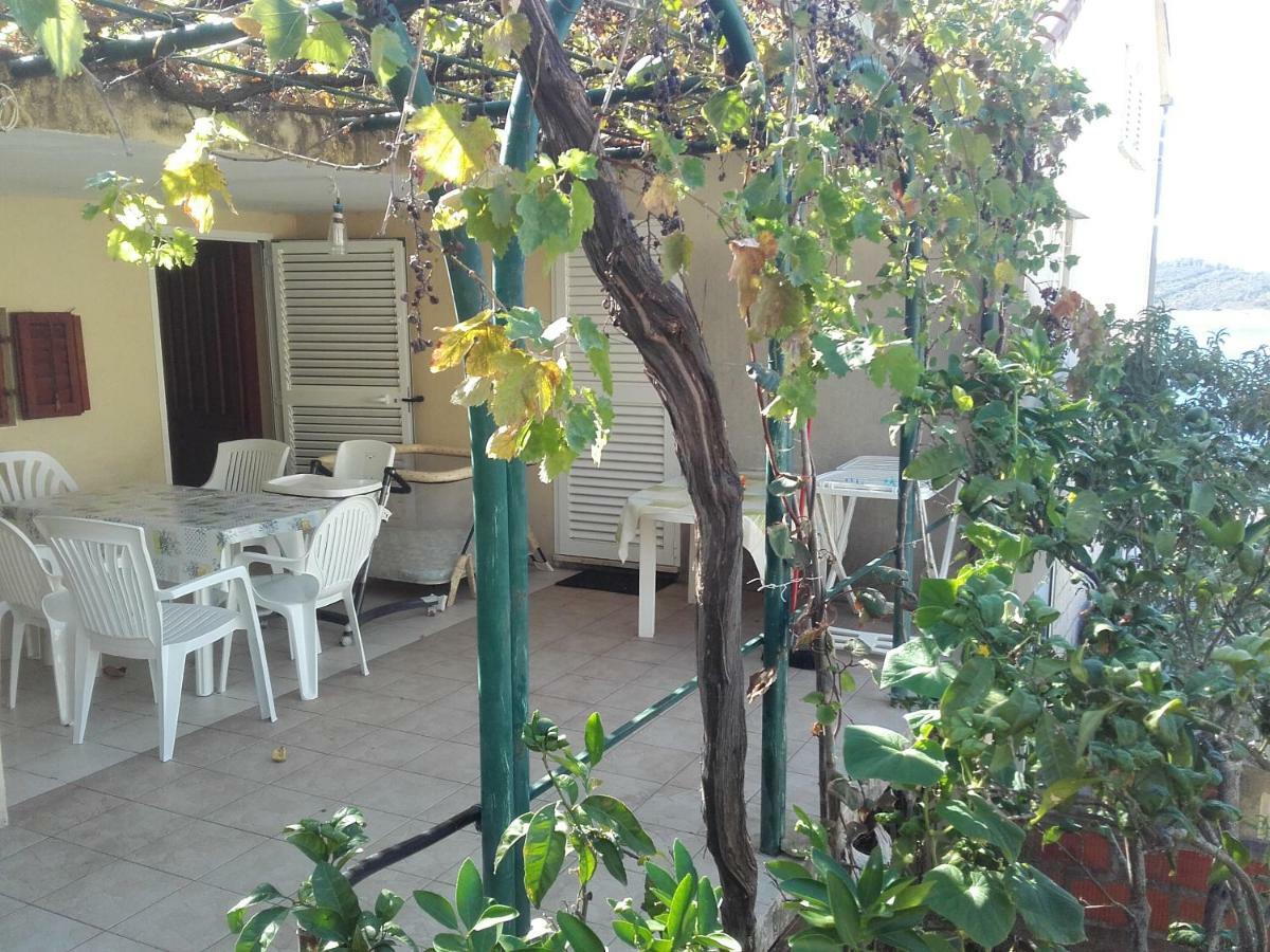 I&J Relaxing Beach Apartments Рачишче Экстерьер фото