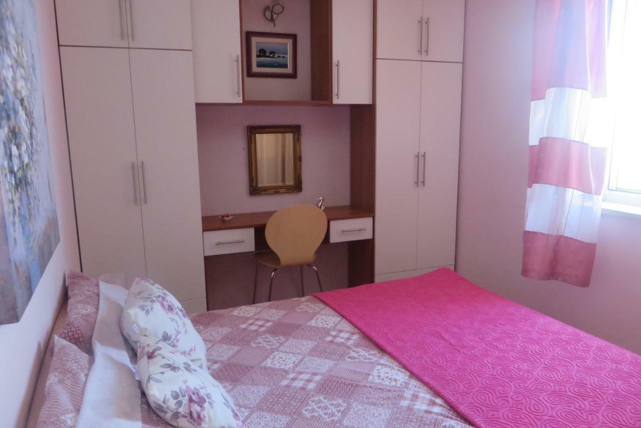 I&J Relaxing Beach Apartments Рачишче Экстерьер фото