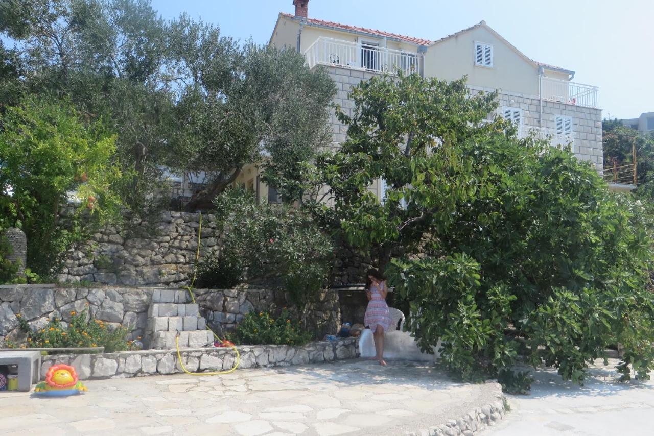 I&J Relaxing Beach Apartments Рачишче Экстерьер фото
